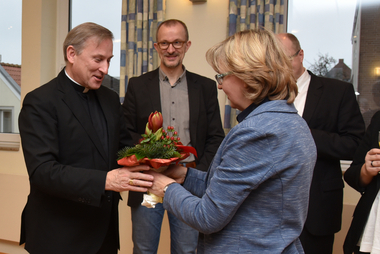 Blumen für den neuen Weihbischof